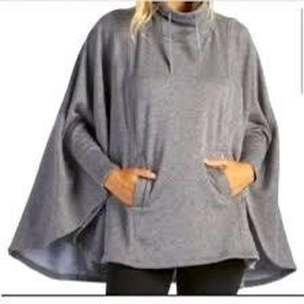 NWOT Ugg Pichot Poncho Lounge Cape